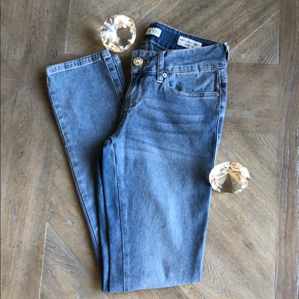 Guess Jeans Medium Rise Skinny “Sarah Fit” Size 28